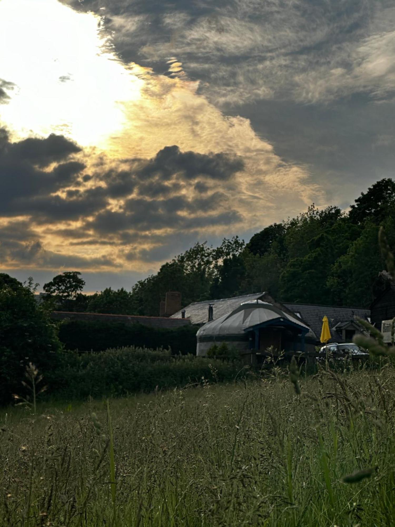 Sunbank Yurt Hotel Llangollen Bagian luar foto
